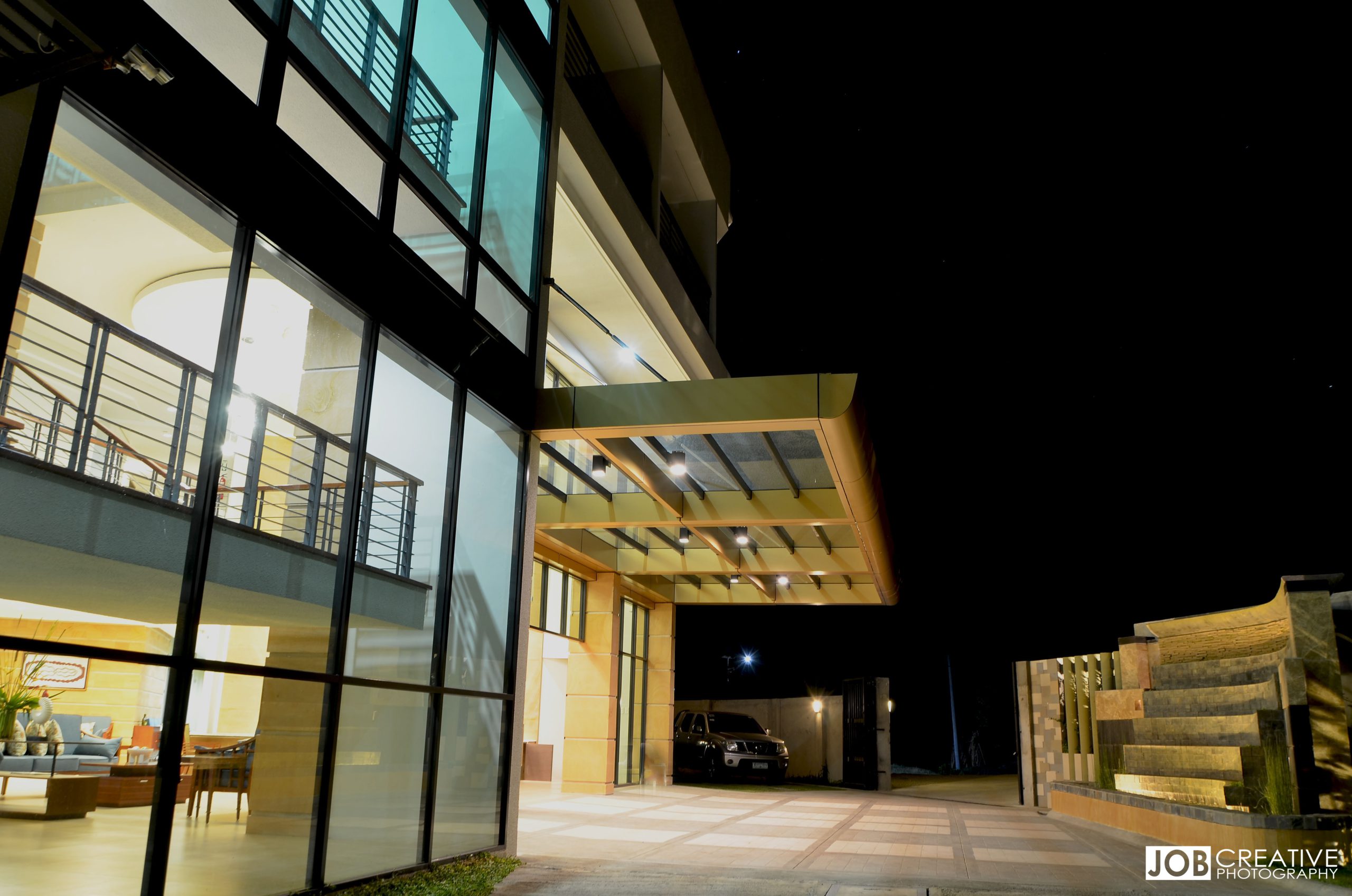 Front exterior 08