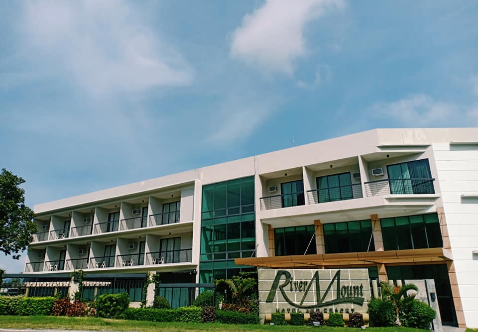 Front exterior 11