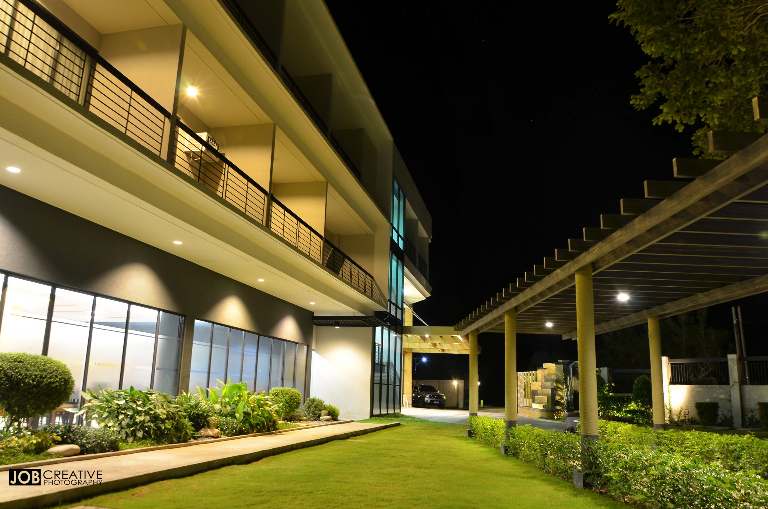 Front exterior 06