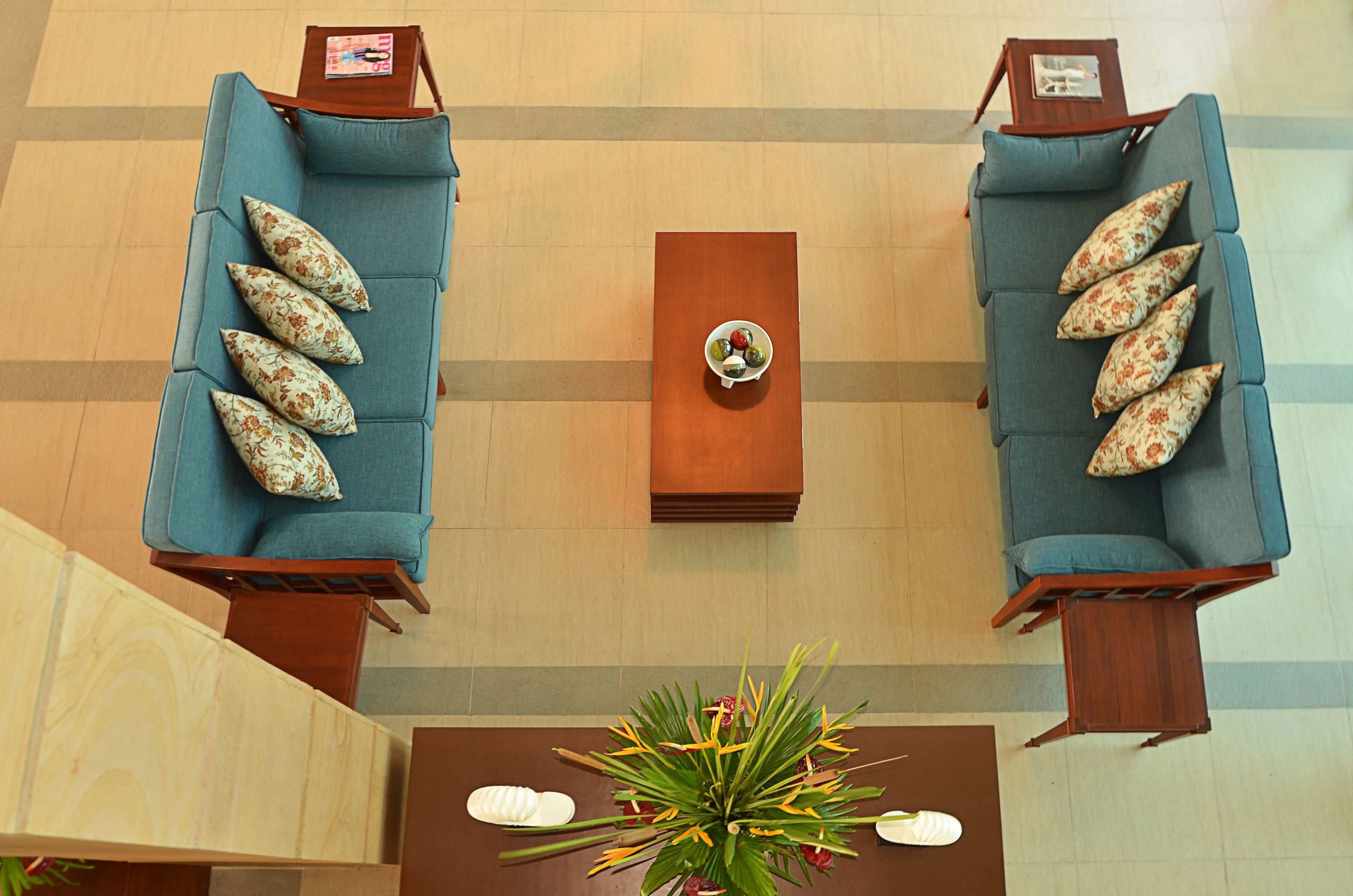 Hotel Lobby 09