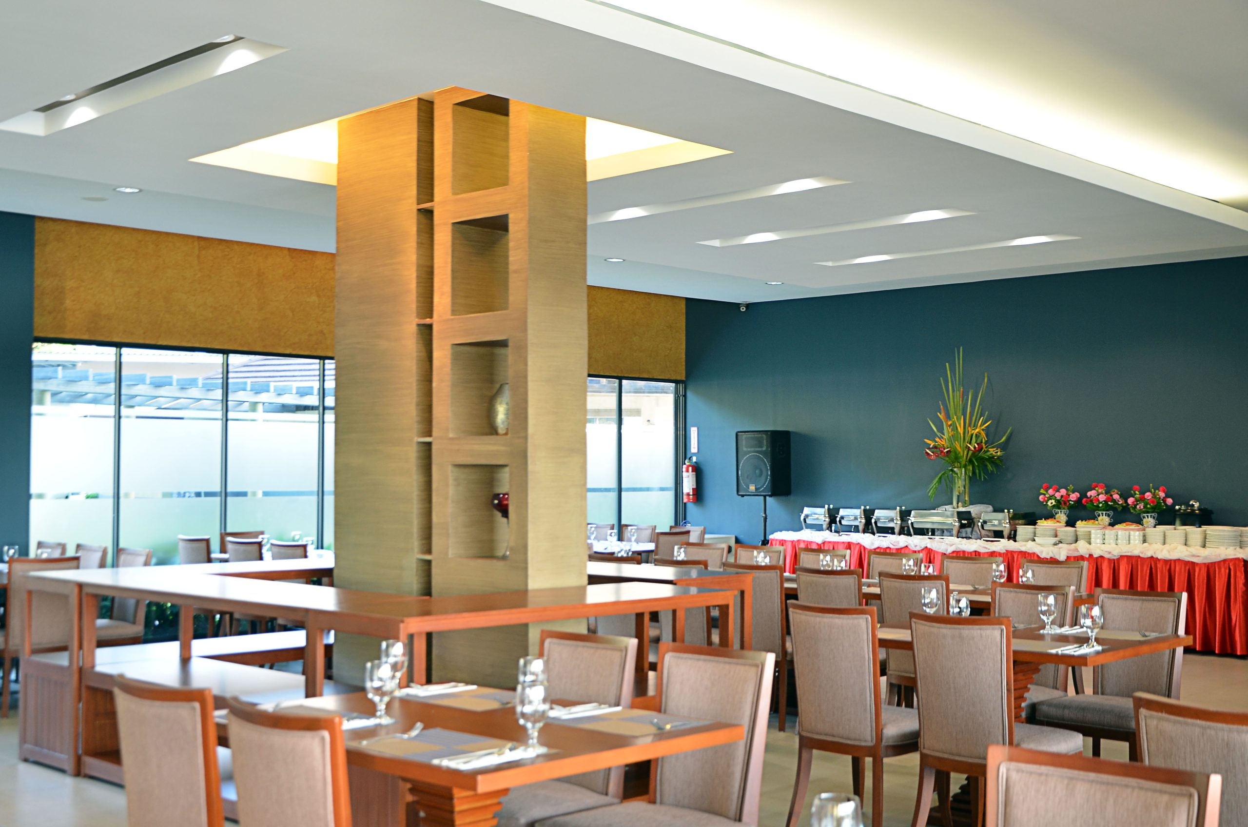 Restaurant 02
